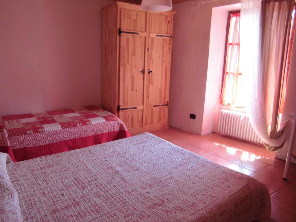 La Casa Antica Bed & Breakfast Pont-Saint-Martin Phòng bức ảnh